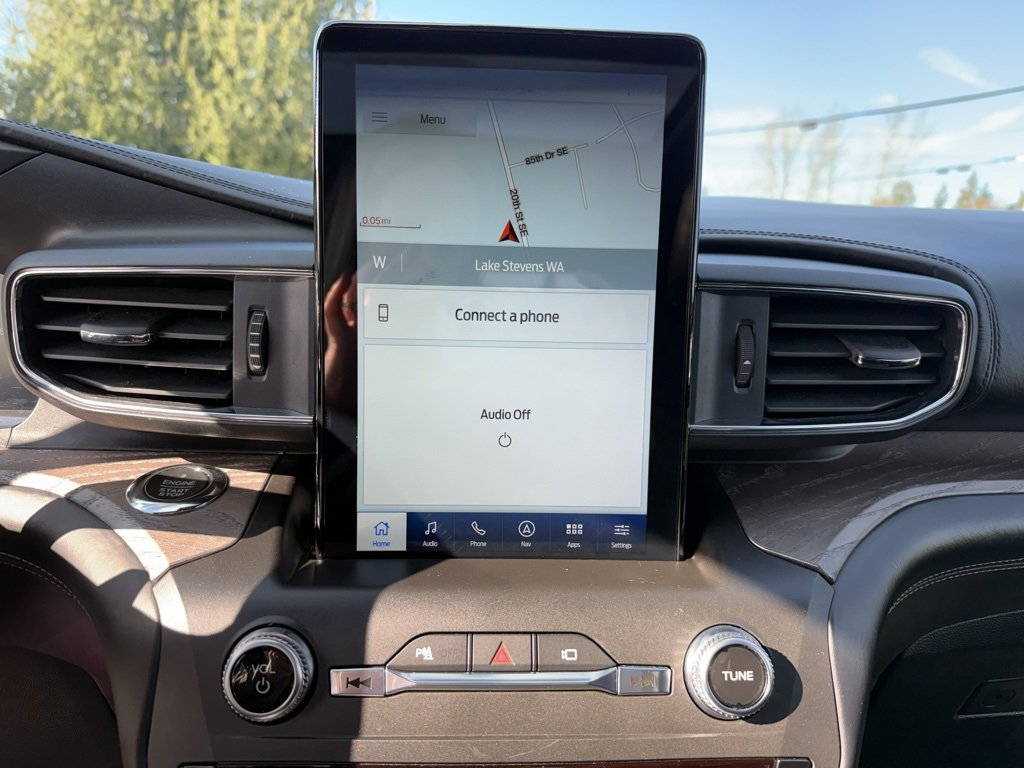 Used 2020 Ford Explorer Platinum image 25