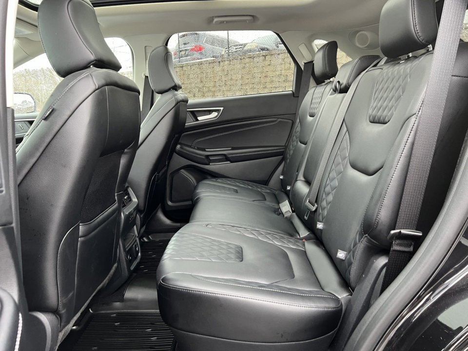 Used 2024 Ford Edge Titanium w/ Equipment Group 301A image 4