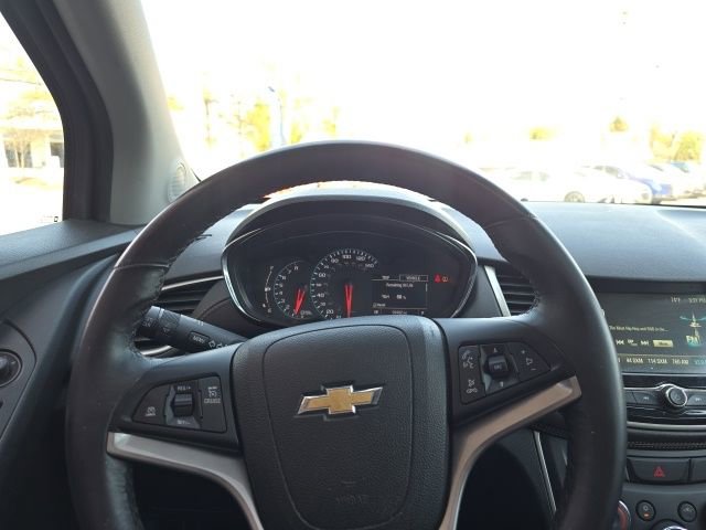 Used 2017 Chevrolet Trax LT w/ Sun & Sound Package image 12