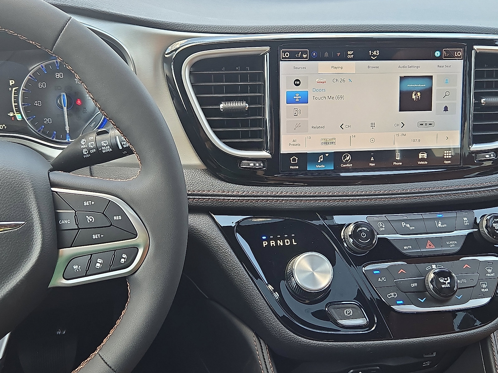 New 2026 Chrysler Pacifica Pinnacle image 11