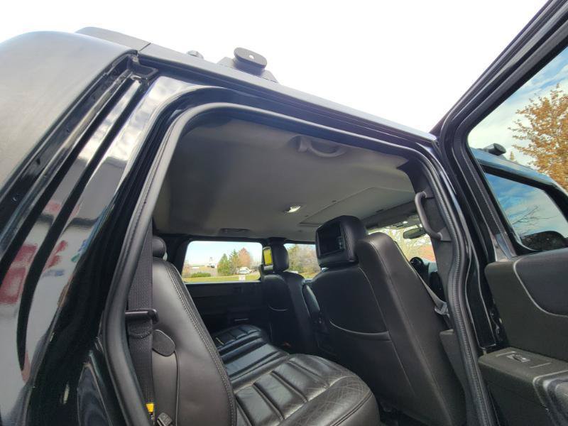 Used 2005 HUMMER H2 SUT w/ Preferred Equipment Group AWD/4WD image 62