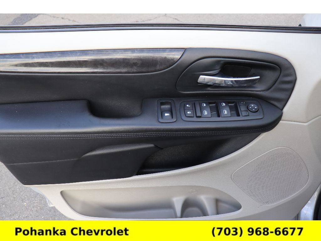 Used 2012 Dodge Grand Caravan SE image 16