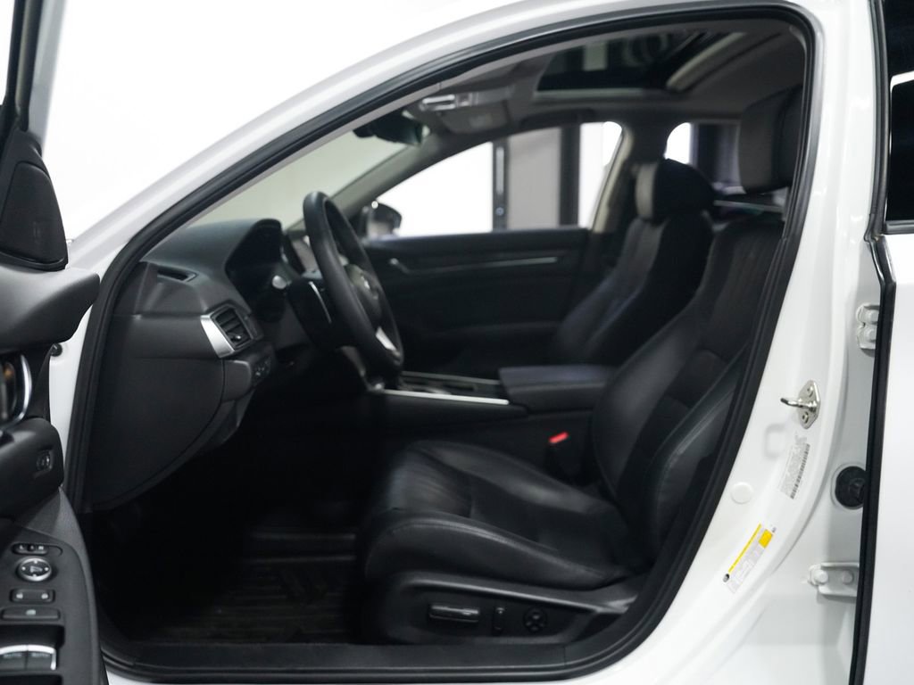 Used 2018 Honda Accord Touring image 30