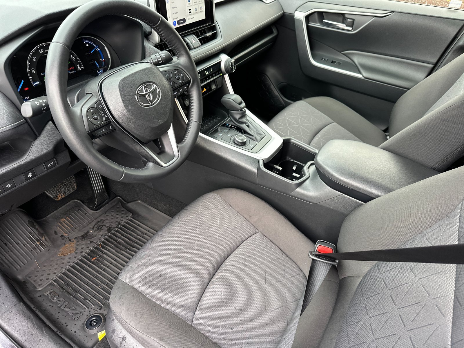 Used 2025 Toyota RAV4 XLE w/ Convenience Package AWD/4WD image 9