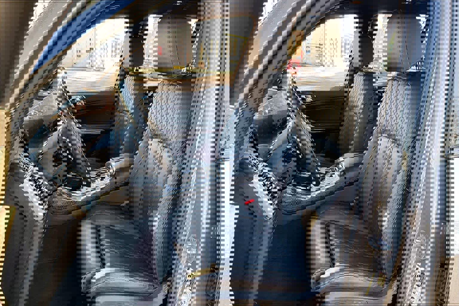 Used 2025 BMW X7 M60i image 7