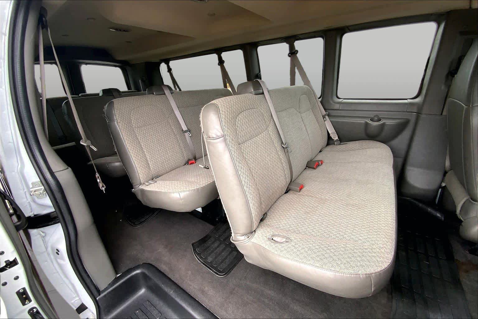 Used 2025 GMC Savana 3500 LT w/ LT Preferred Equipment Group RWD image 19