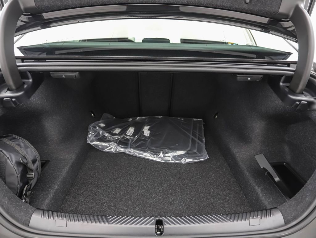 New 2026 BMW 530i xDrive w/ M Sport Package image 24