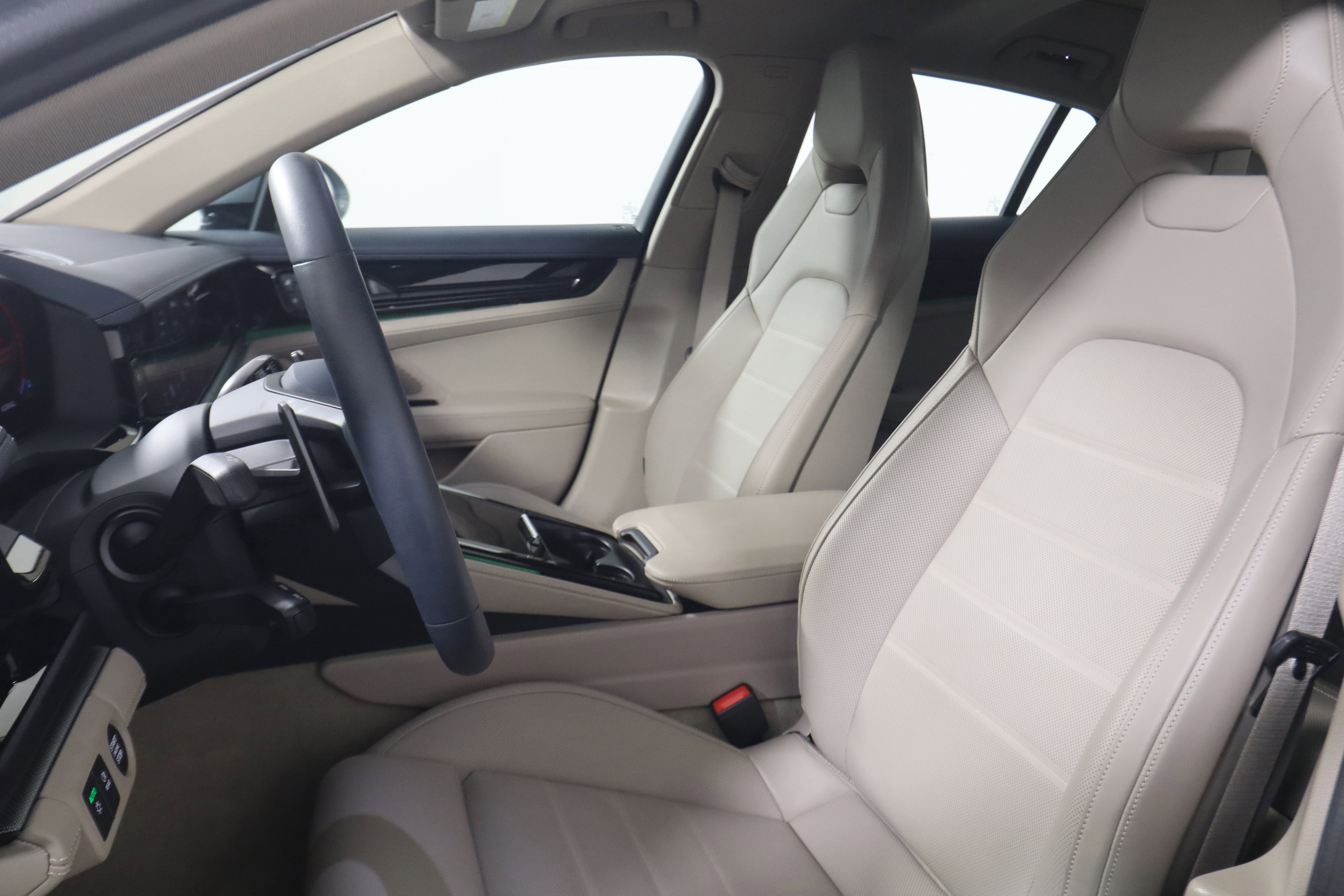 Certified 2026 Porsche Panamera image 5