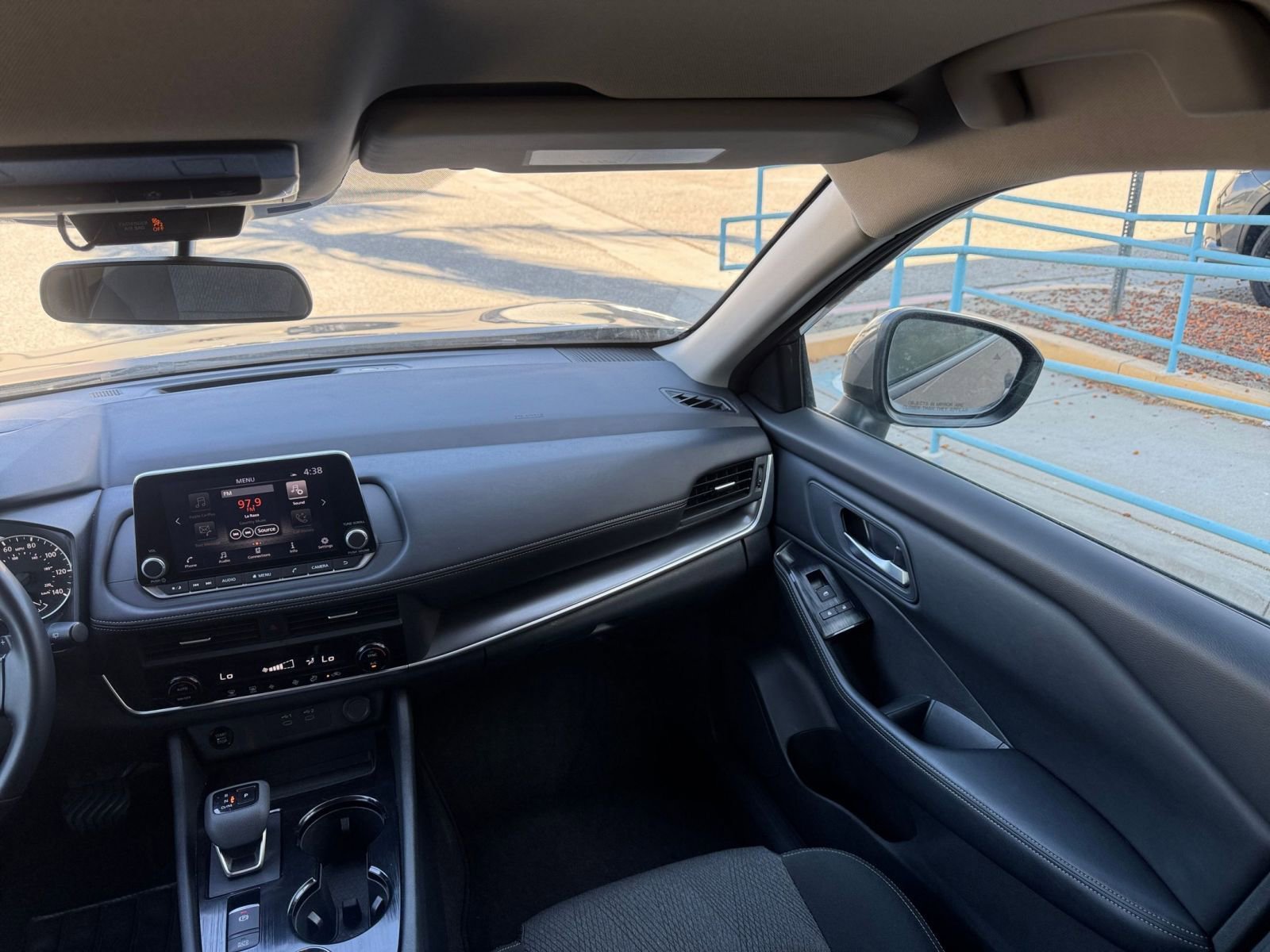 Used 2025 Nissan Rogue SV AWD/4WD image 37