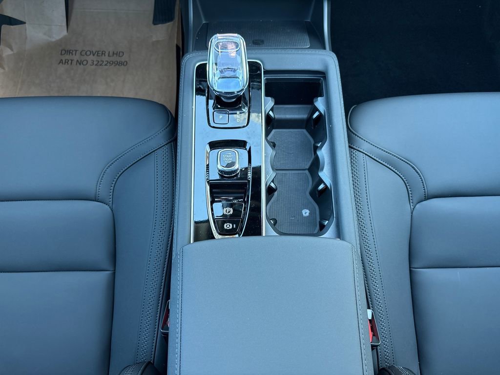 New 2026 Volvo XC90 T8 Core image 13