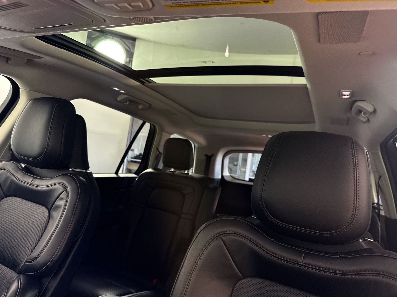 Used 2025 Lincoln Aviator Reserve w/ Equipment Group 201A AWD/4WD image 23