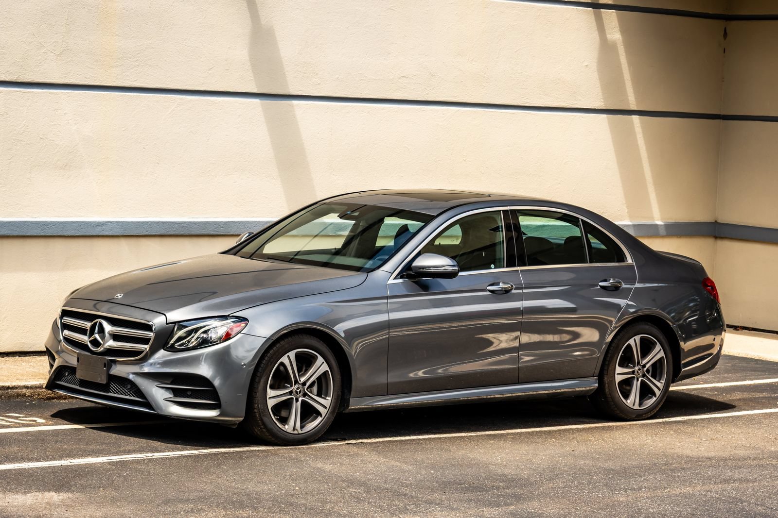Used 2018 Mercedes-Benz E 300 4MATIC image 3