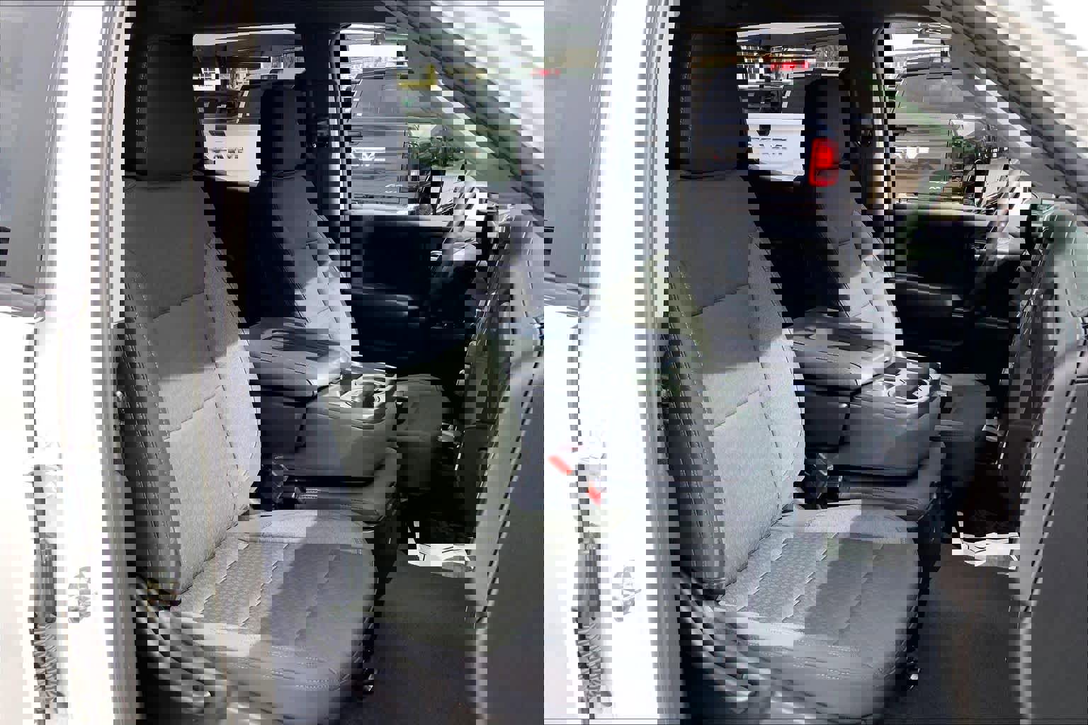 Used 2024 Chevrolet Silverado 1500 Custom image 16