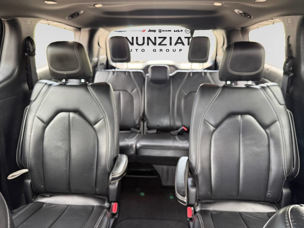 Used 2021 Chrysler Pacifica Touring-L w/ Premium & Safety Sphere Group AWD/4WD image 16