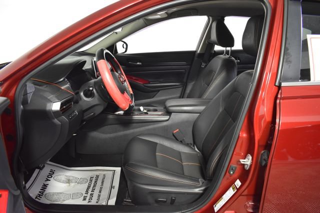 Used 2020 Nissan Altima 2.5 SR FWD image 11
