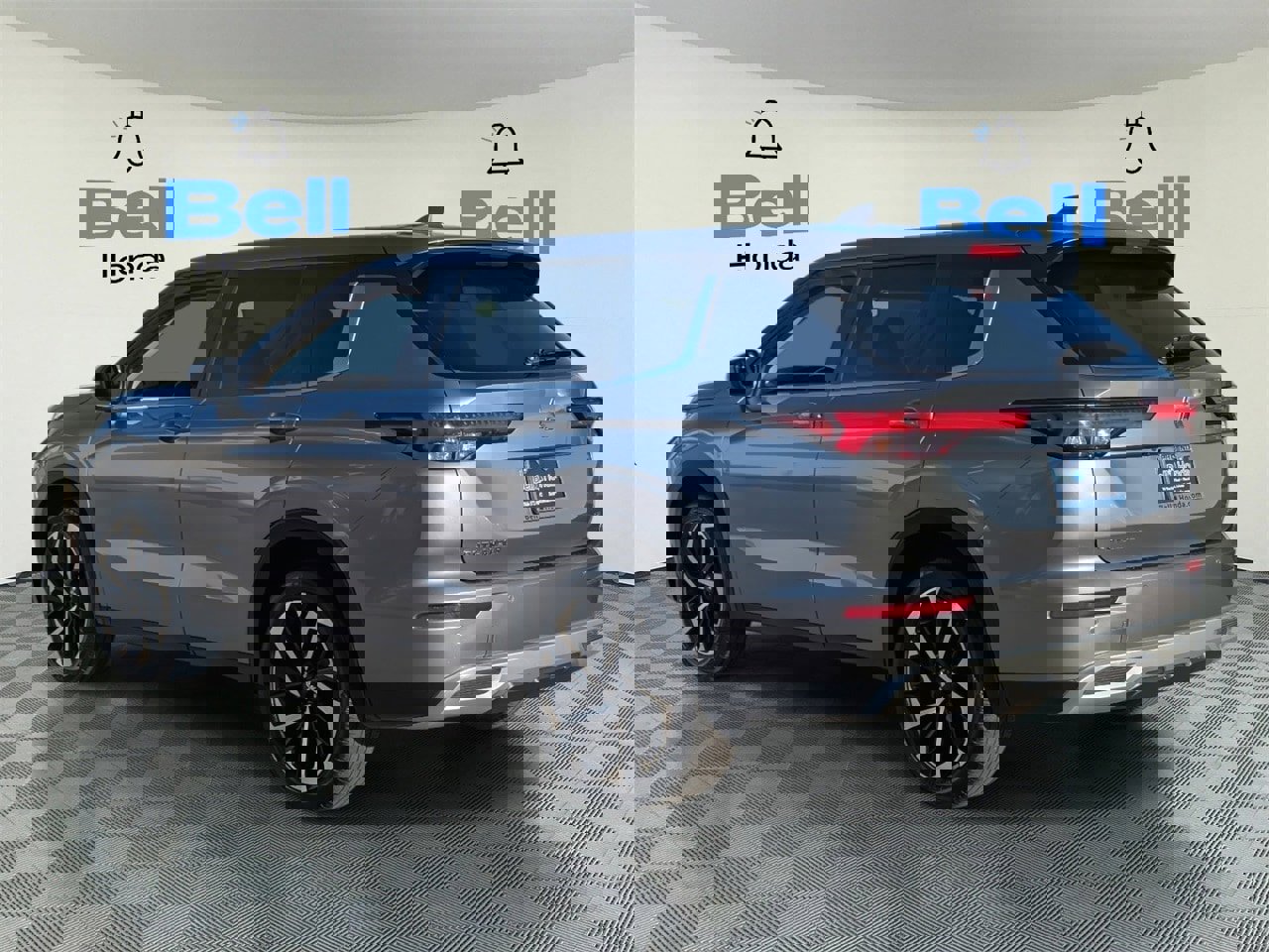Used 2024 Mitsubishi Outlander AWD image 3