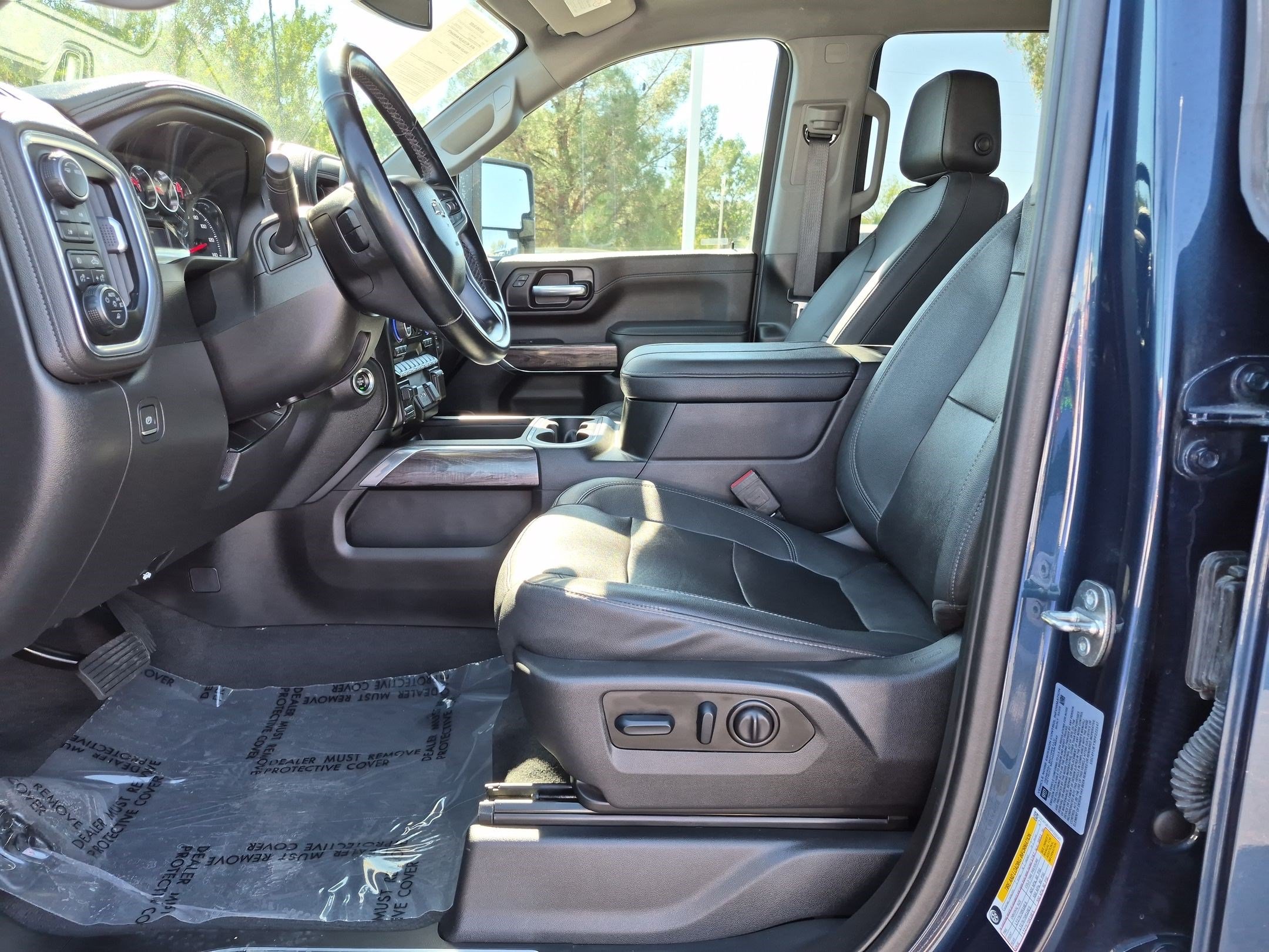Used 2023 Chevrolet Silverado 3500 LTZ w/ LTZ Plus Package AWD/4WD image 15