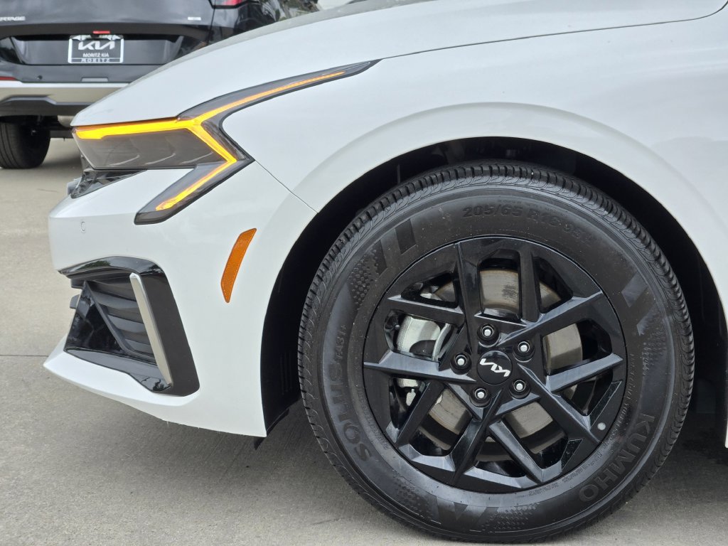 New 2026 Kia K5 LXS FWD image 5