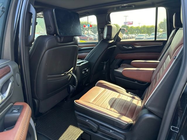 Used 2024 GMC Yukon XL Denali Ultimate AWD/4WD image 4