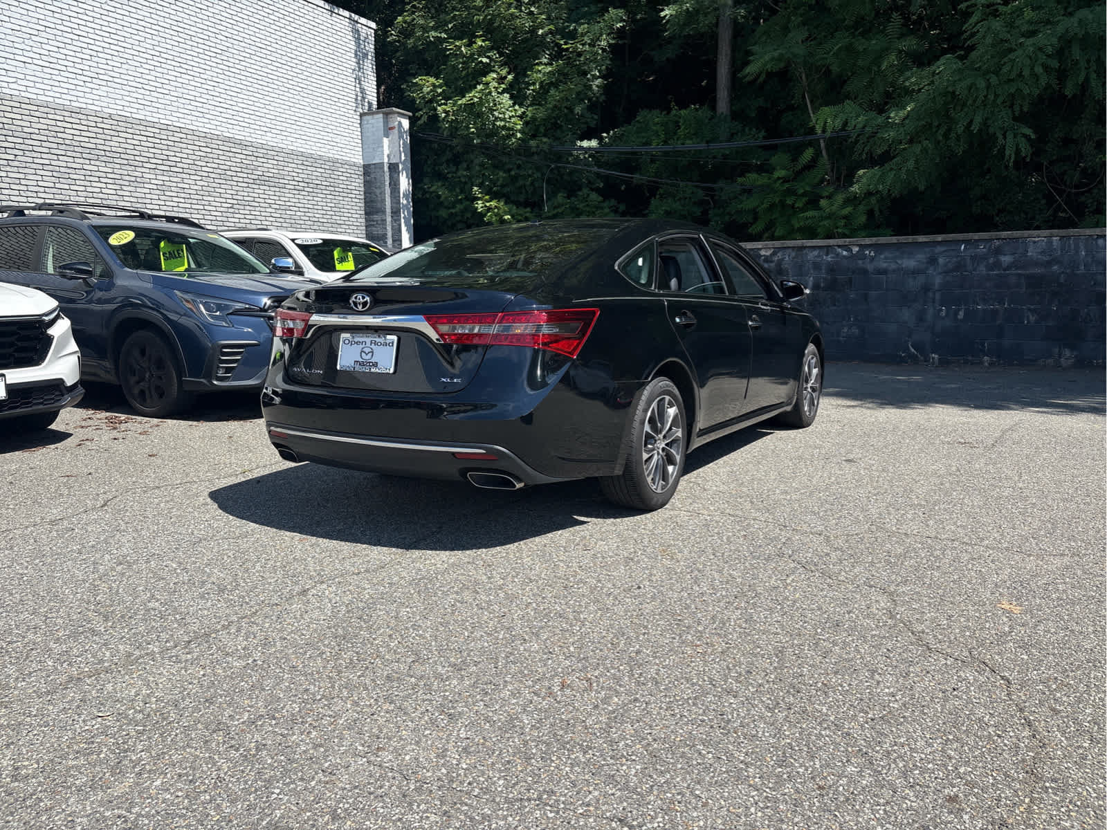 Used 2016 Toyota Avalon XLE Premium FWD image 6