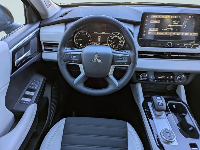 New 2026 Mitsubishi Outlander SE FWD image 18