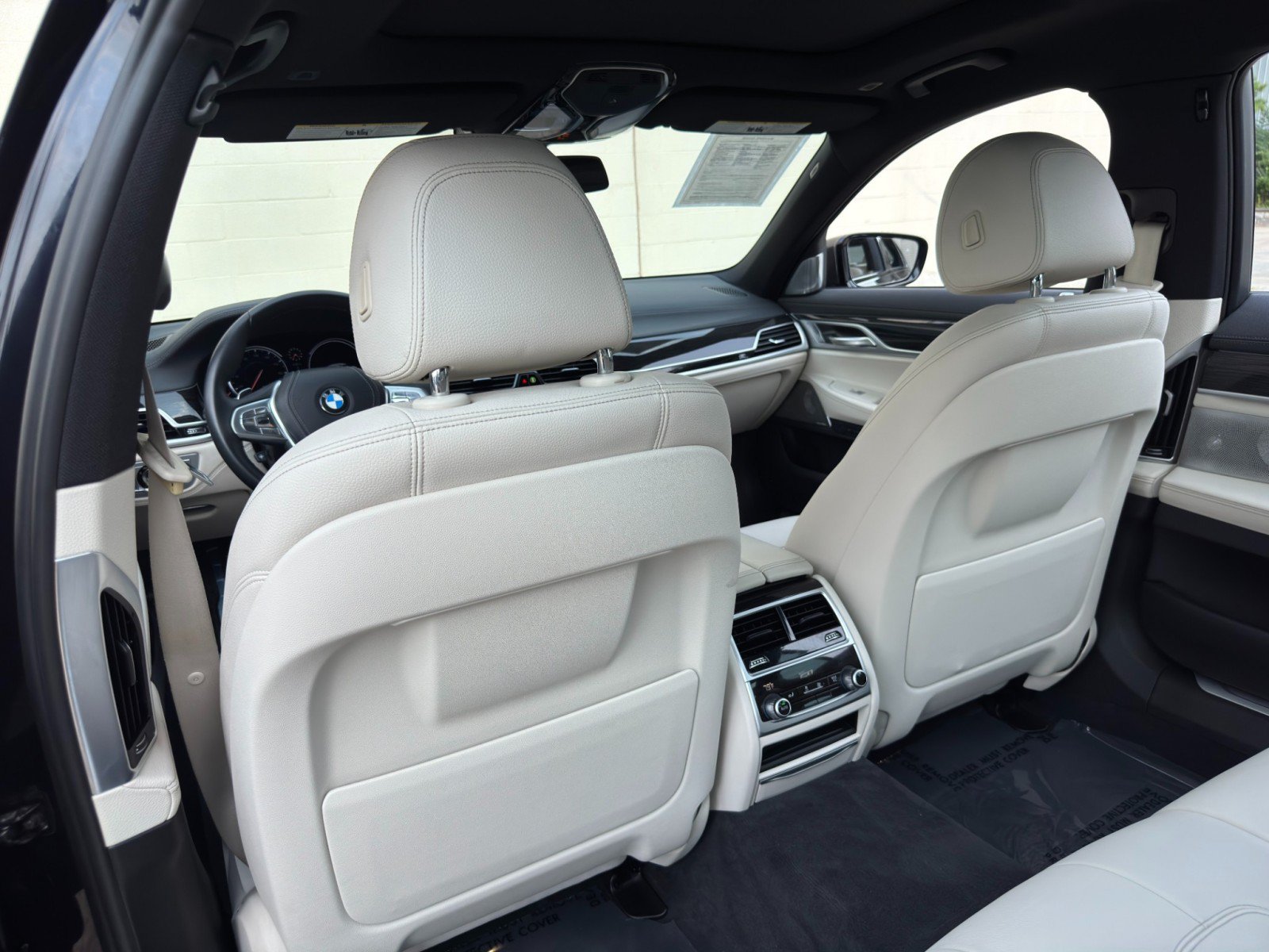 Used 2019 BMW 740i w/ M Sport Package RWD image 38