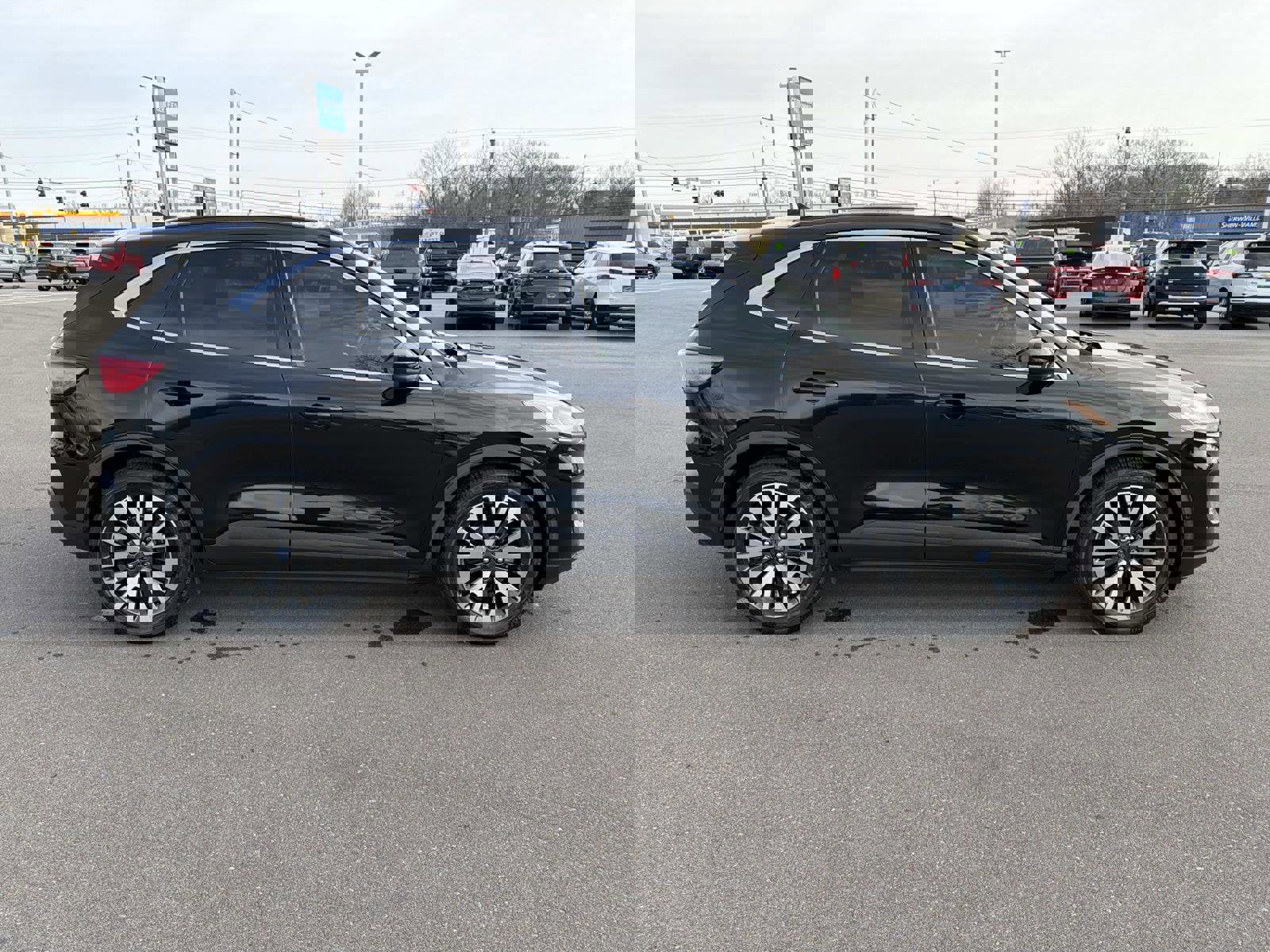 Used 2020 Ford Escape Titanium image 20