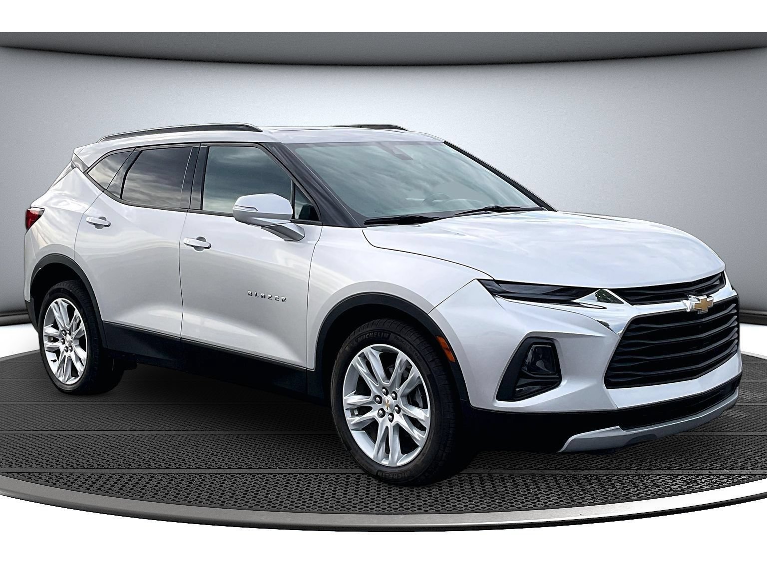 Used 2019 Chevrolet Blazer LT AWD/4WD image 2