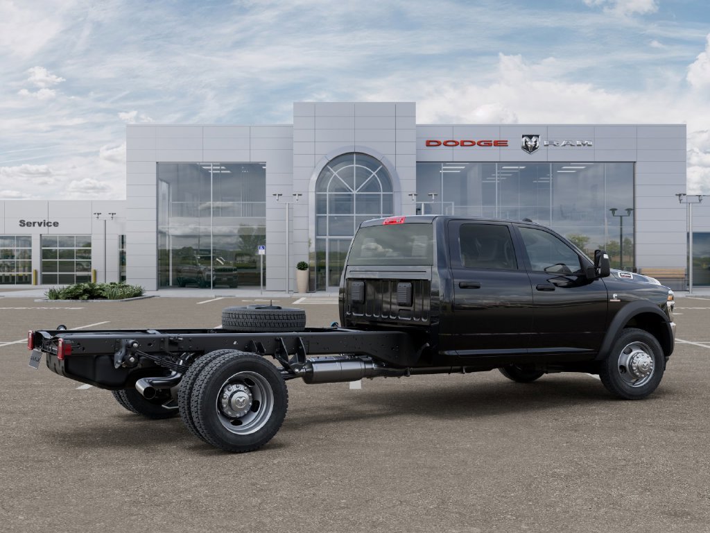 New 2026 RAM 5500 Tradesman w/ Chrome Appearance Group AWD/4WD image 4