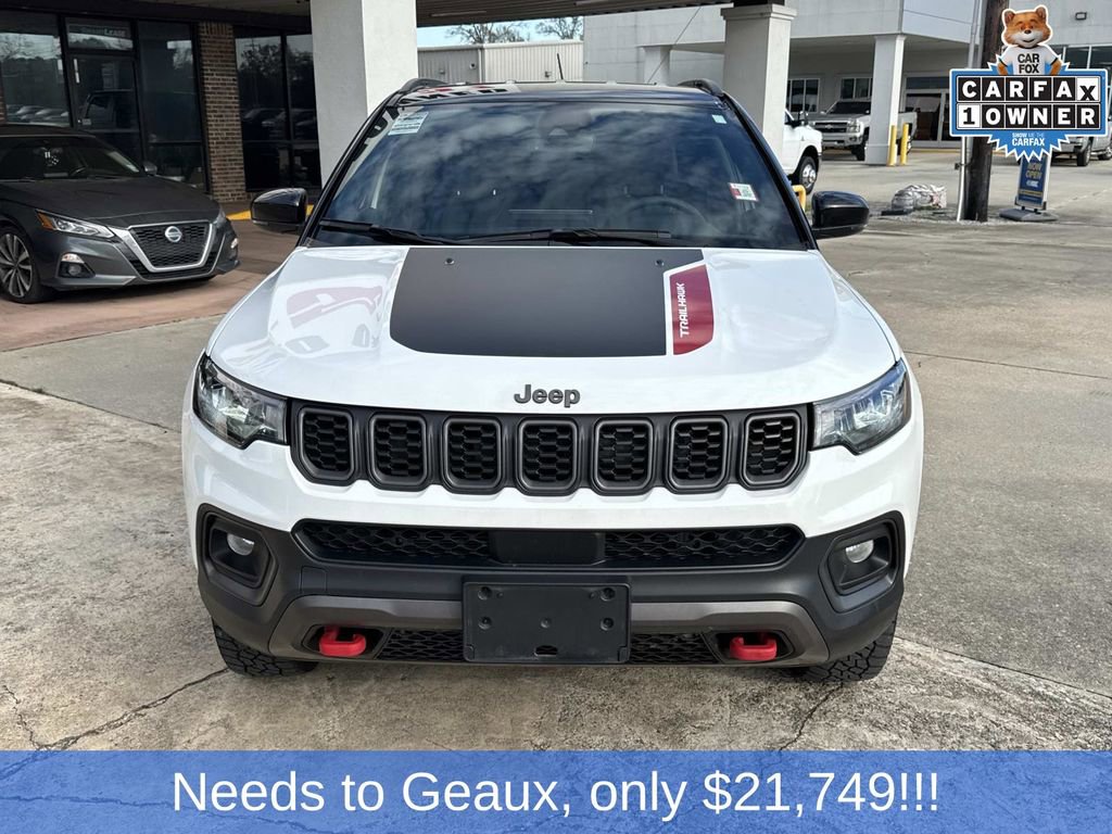 Used 2024 Jeep Compass Trailhawk image 3