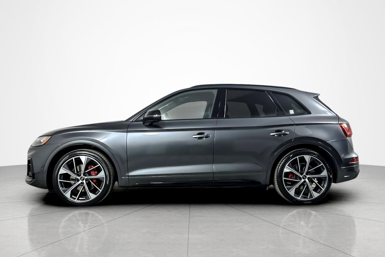 Used 2023 Audi SQ5 Prestige w/ Prestige Package image 2