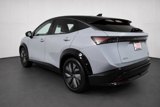 Used 2024 Nissan Ariya AWD image 6