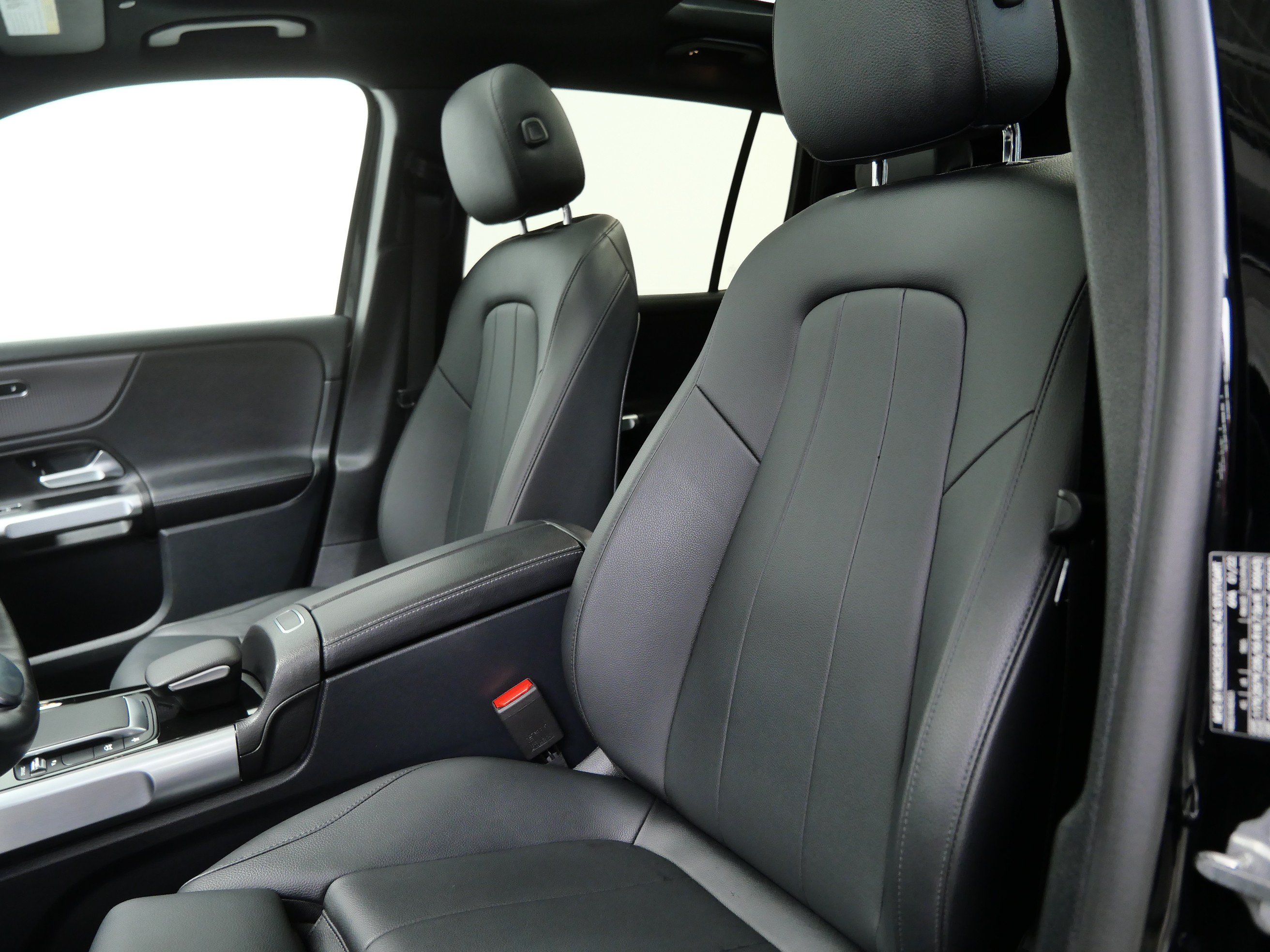 Certified 2022 Mercedes-Benz GLB 250 4MATIC image 15