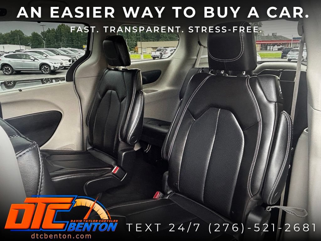 Used 2023 Chrysler Pacifica Touring-L AWD/4WD image 11