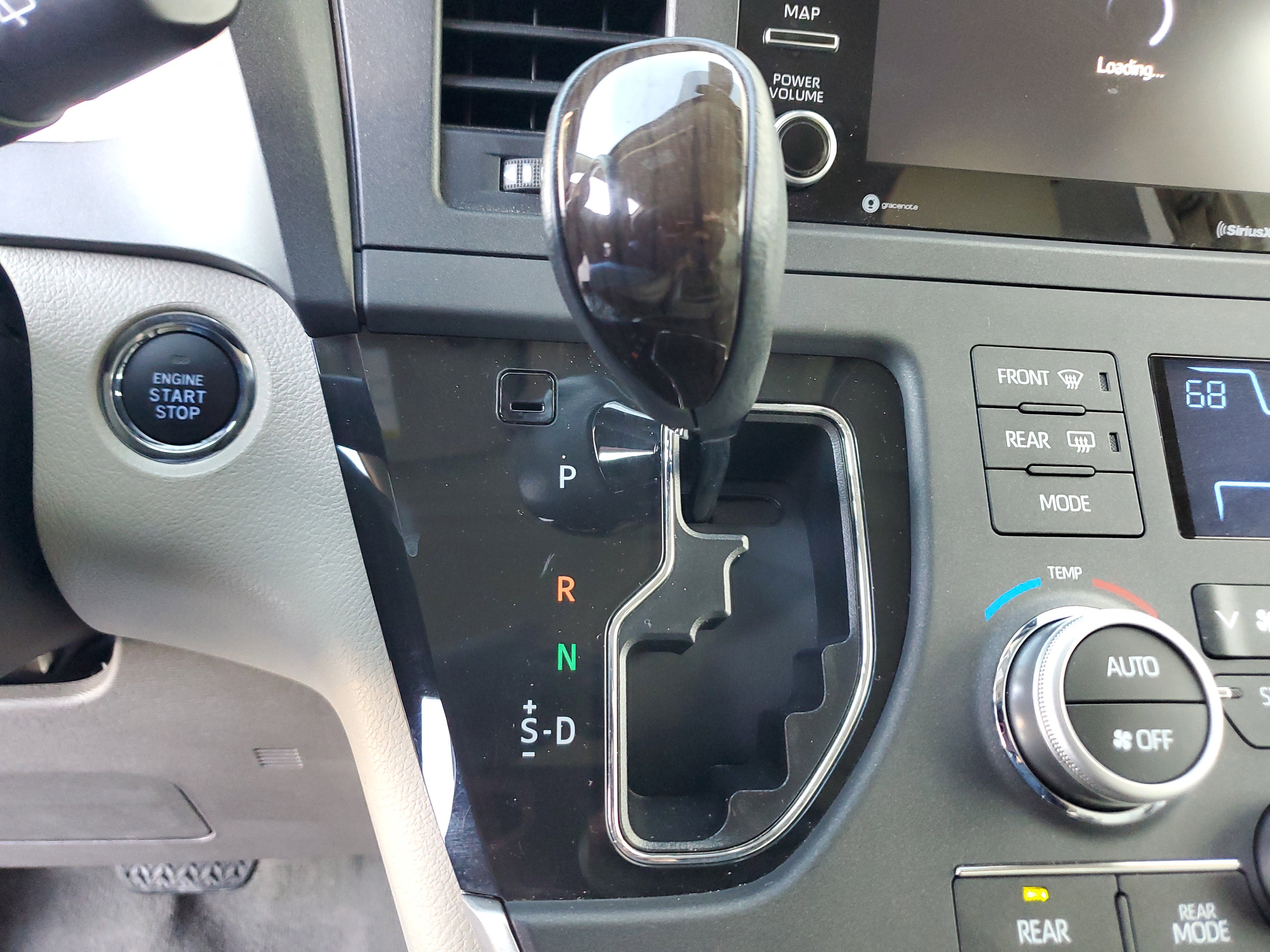 Used 2020 Toyota Sienna XLE image 28