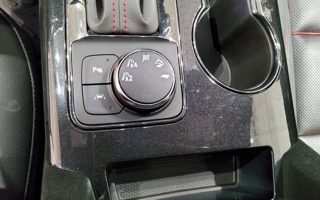 Used 2022 Chevrolet Blazer RS image 32