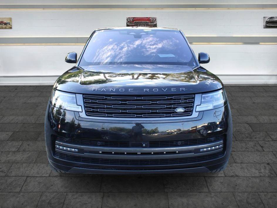 Used 2023 Land Rover Range Rover SE AWD/4WD image 2
