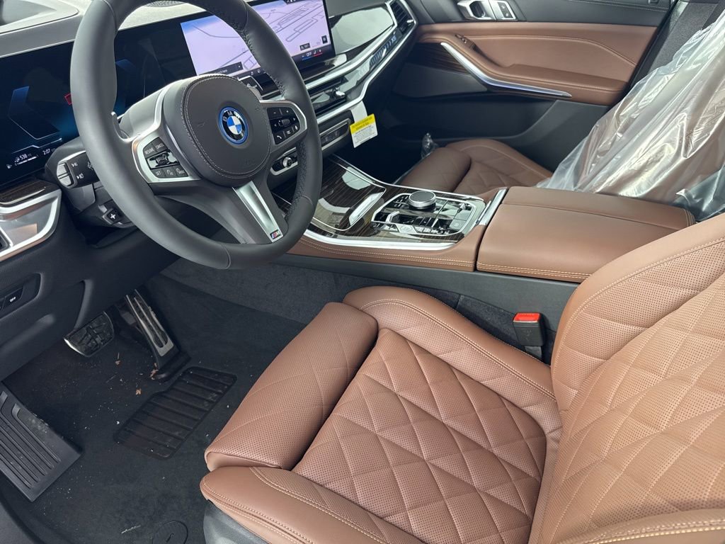 New 2026 BMW X5 xDrive50e w/ M Sport Package AWD/4WD image 14