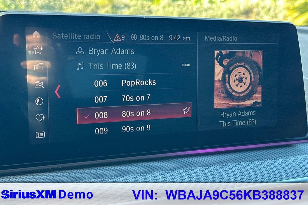 Used 2019 BMW 530e w/ M Sport Package image 34