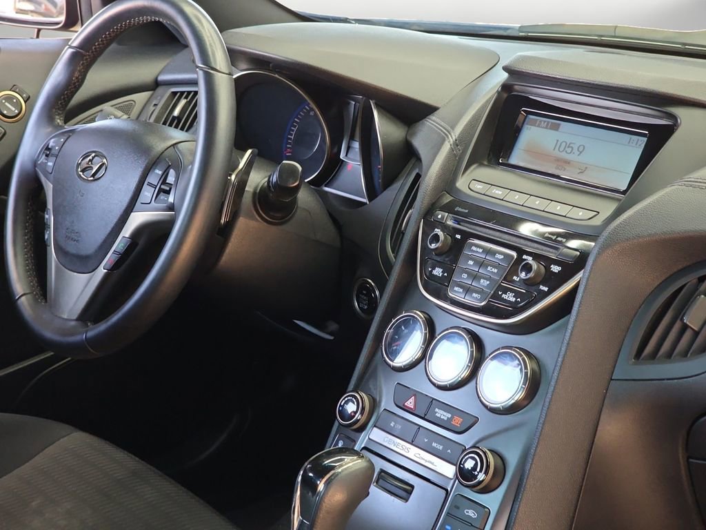 Used 2015 Hyundai Genesis 3.8 image 15