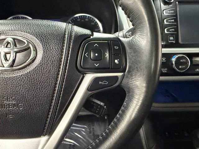 Used 2015 Toyota Highlander Limited Platinum AWD/4WD image 18