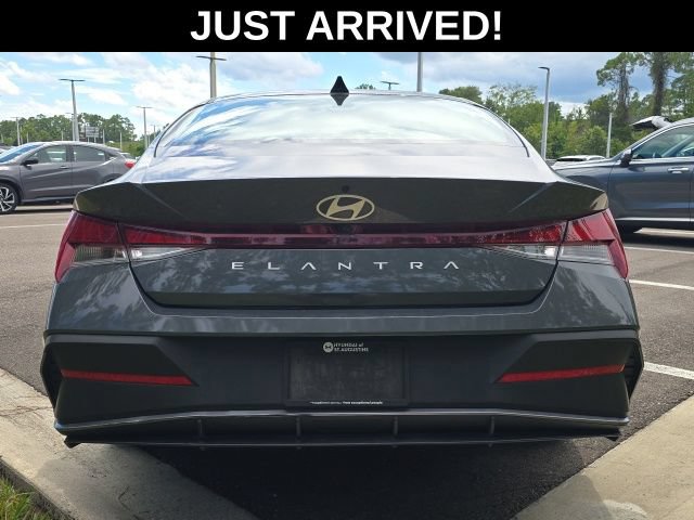 Certified 2024 Hyundai Elantra SEL FWD image 4