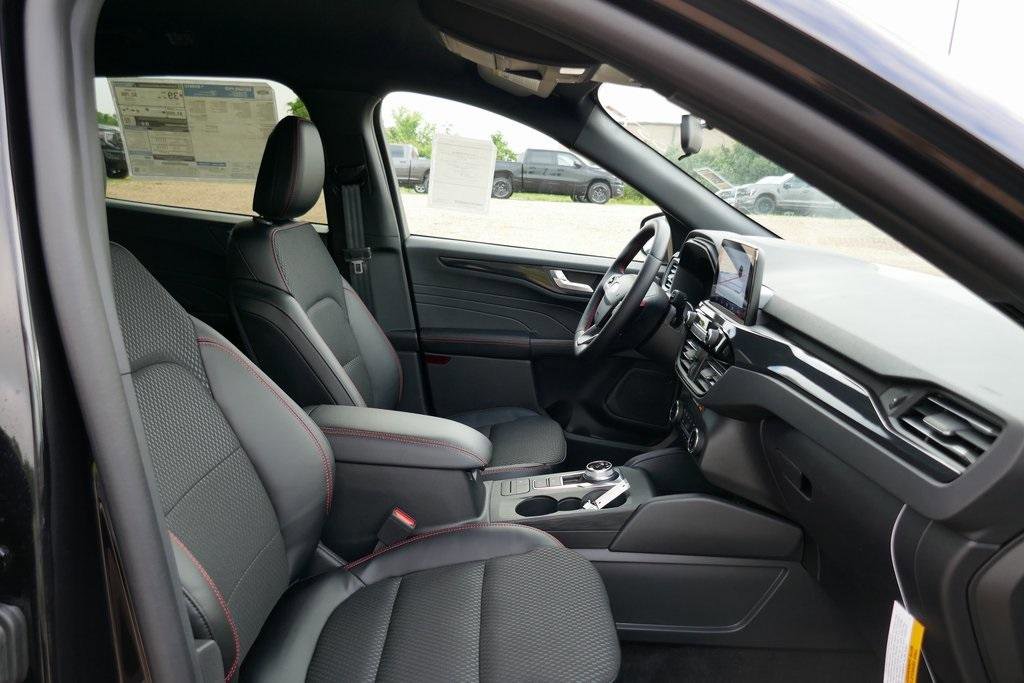 New 2025 Ford Escape ST-Line w/ Equipment Group 301A image 9