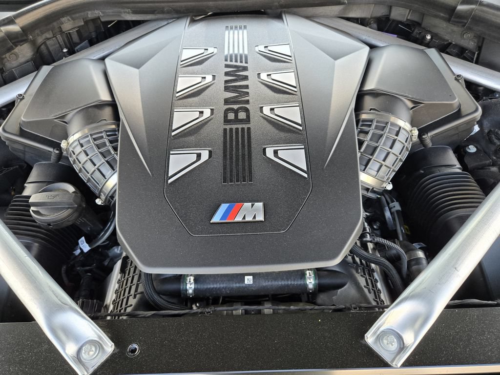 Certified 2025 BMW X7 M60i AWD/4WD image 35