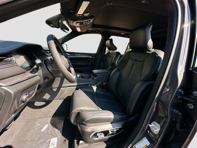 New 2025 Jeep Grand Cherokee Overland w/ Luxury Tech Group IV AWD/4WD image 21