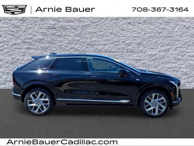 New 2026 Cadillac Optiq Luxury 1 RWD image 4