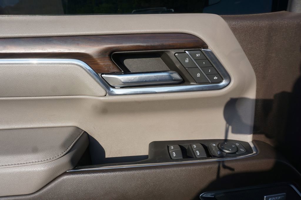 Used 2023 GMC Sierra 1500 SLT RWD image 4