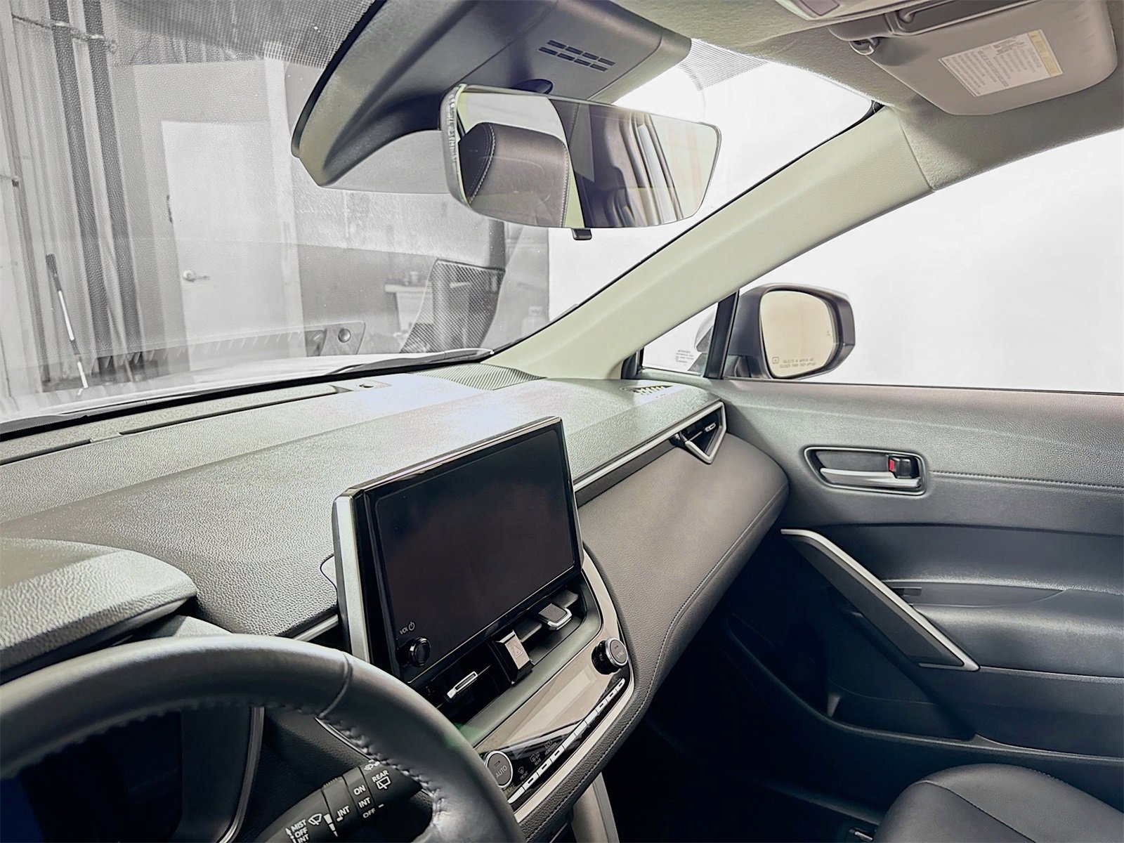 Used 2024 Toyota Corolla Cross XLE image 6