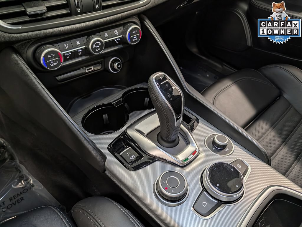 Used 2026 Alfa Romeo Giulia AWD image 15