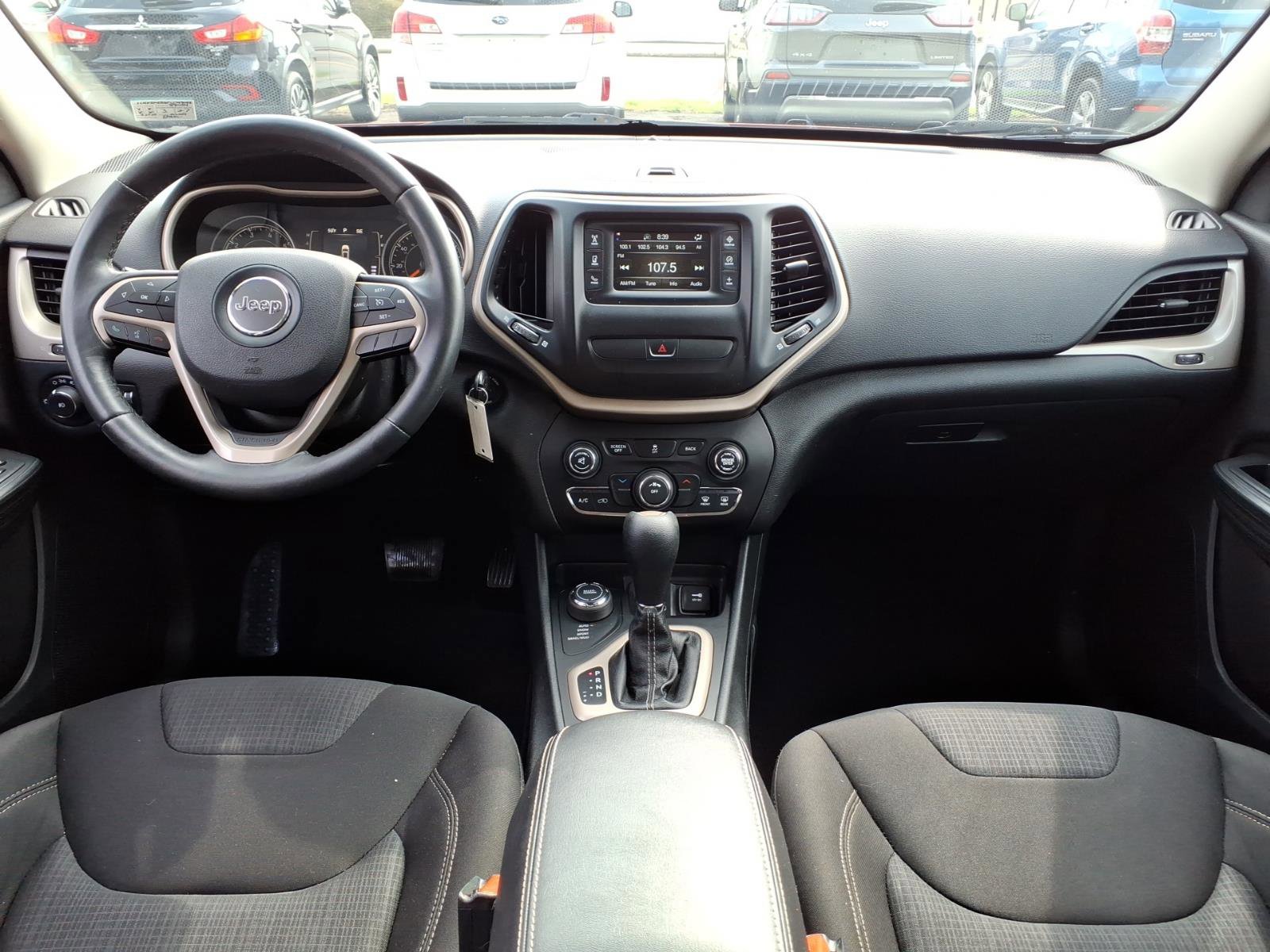 Used 2015 Jeep Cherokee Latitude image 7